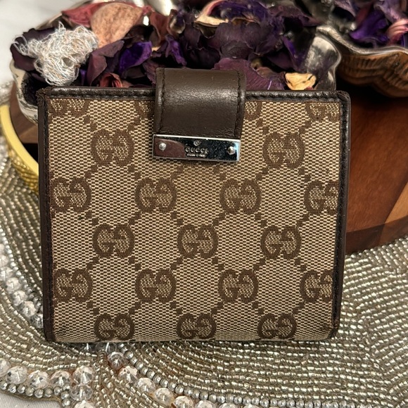 Gucci man’s wallet in decent condition used but still good - Picture 14 of 14